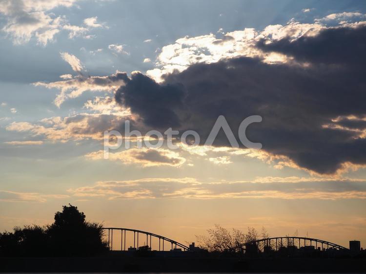 夕暮れ 夕焼け,夕日,空の写真素材