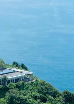 鎌倉の海と緑の丘 鎌倉の海と緑の丘の写真