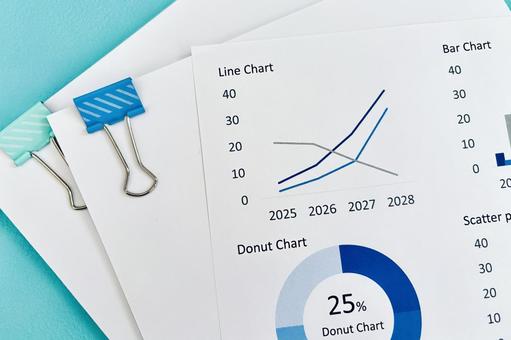ビジネス資料と机の上 ビジネス,イメージ,データの写真素材