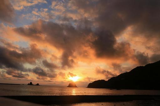 A beautiful sunset in Nishiizu, JPG