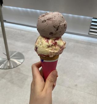 小豆×ベリーダブルアイスクリーム 小豆×ベリーダブルアイスクリーム アイス,デザート,スイーツの写真素材