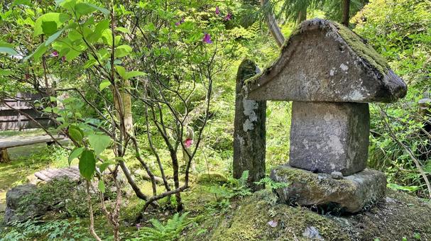 秩父34観音 32番 法性寺 庭園の石碑 秩父34観音 32番 法性寺 庭園の石碑の写真