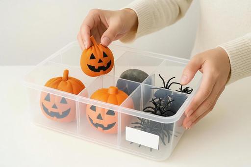 ハロウィングッズの収納の写真