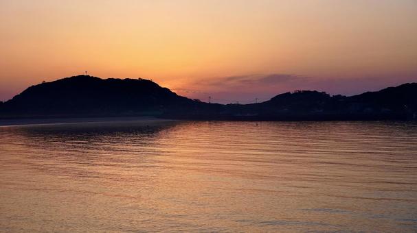 Tsutsukihama Beach at sunrise in Iki City, Nagasaki Prefecture, JPG