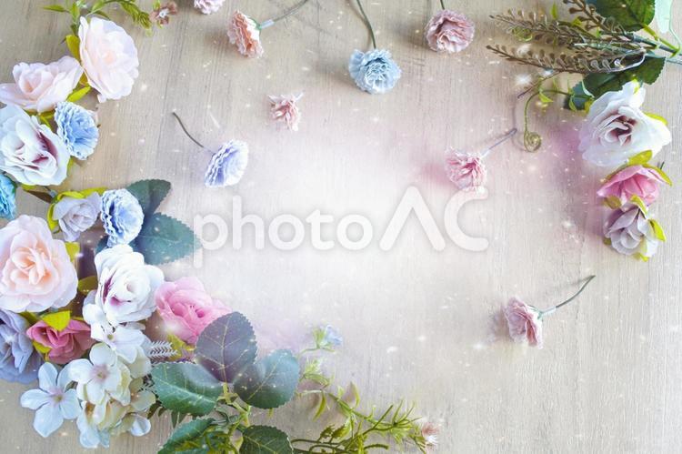 白の木目テーブルと花 グリーン,花,テーブルの写真素材