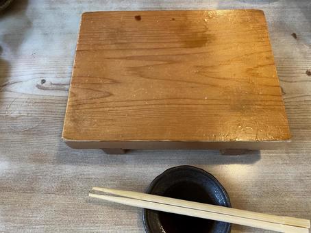 お寿司 はんだい 割り箸 お醤油 小皿 お寿司 はんだい 割り箸 お醤油 小皿の写真