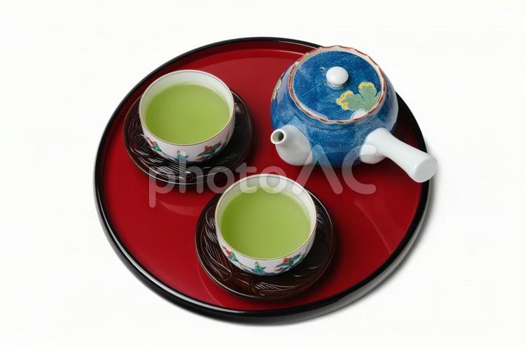 美味しそうなお茶が入った湯呑と急須 お茶,日本茶,緑茶の写真素材
