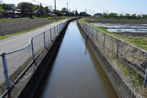 農業用水路兼排水路 茨城県 農業用水路兼排水路 茨城県 農業用水路,用水路,農業用水の写真素材