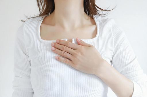 胸に手を当てる女性 心配 胸に手を当てる女性 心配 女性,胸に手を当てる,心配の写真素材