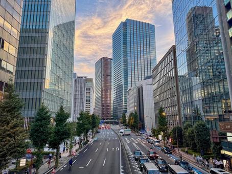 田町駅西口歩道橋から泉岳寺方面 田町駅西口歩道橋から泉岳寺方面の写真