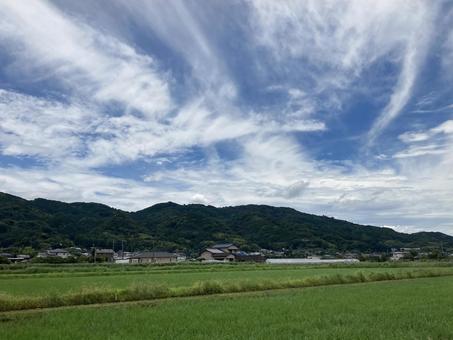 Summer sky, clouds, mountains and rice fields (horizontal), summer, sky, sunny, JPG