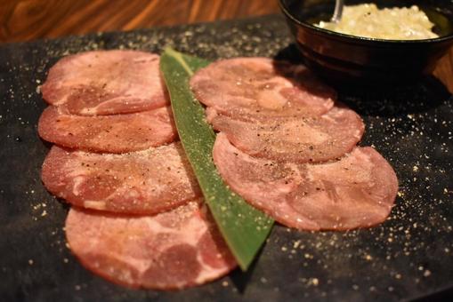 食べ物 焼肉 タン タン塩 レストラン 食べ物 焼肉 タン タン塩 レストランの写真