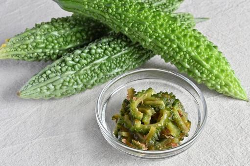 ゴーヤとゴーヤのおかか醤油炒め ゴーヤとゴーヤのおかか醤油炒め ゴーヤ,炒め物,醤油炒めの写真素材