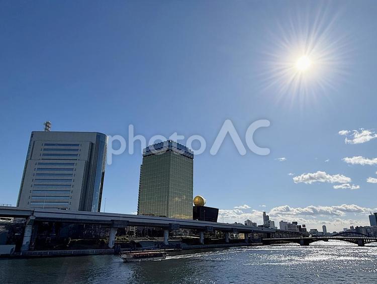 すみだリバーウォークから見た隅田川 隅田川,すみだリバーウォーク,橋の写真素材