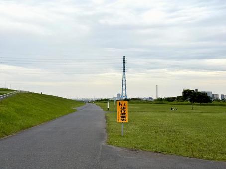 堀切水辺公園 河川敷 堀切水辺公園 河川敷の写真
