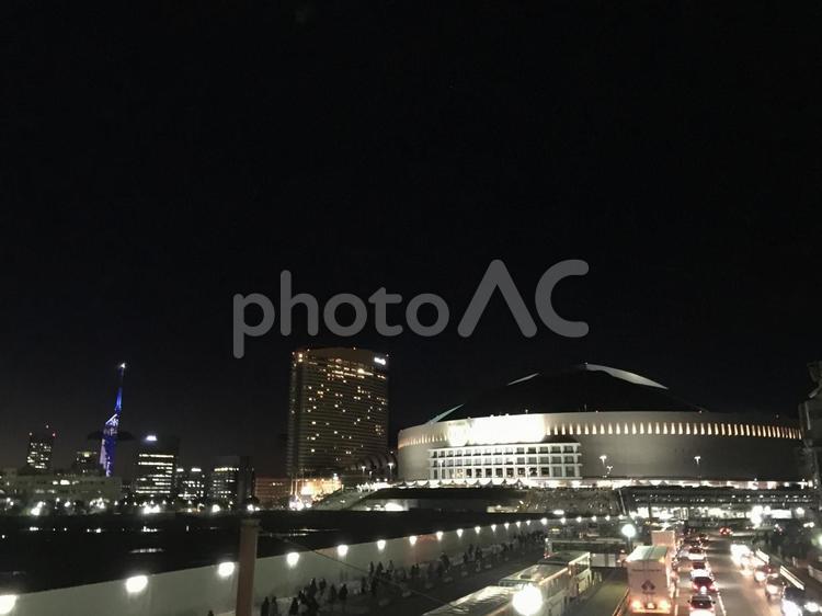 夜の福岡ヤフオクドーム たそがれ,イルミネーション,タワーの写真素材
