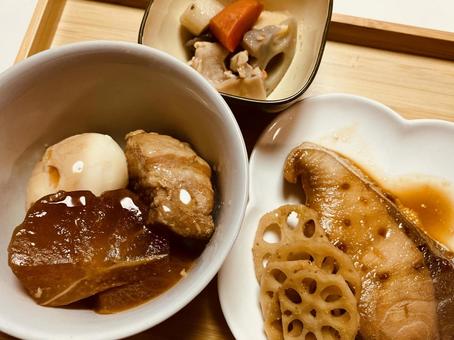 和食 バラの照り焼き,蓮根,角煮の写真素材