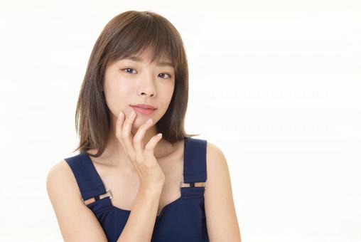 若い女性のスキンケアイメージ 若い女性のスキンケアイメージ 女性,スキンケア,ビューティーの写真素材