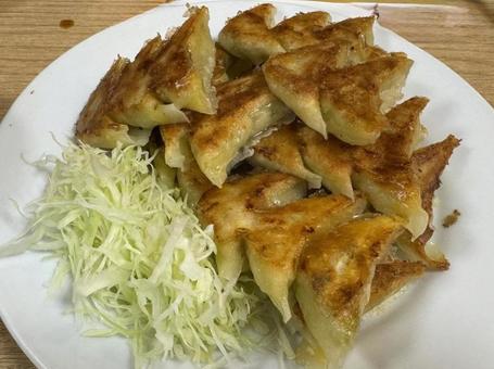 羽根つき餃子 羽根つき餃子の写真