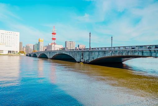 【新潟】信濃川と萬代橋 新潟,大河,信濃川の写真素材