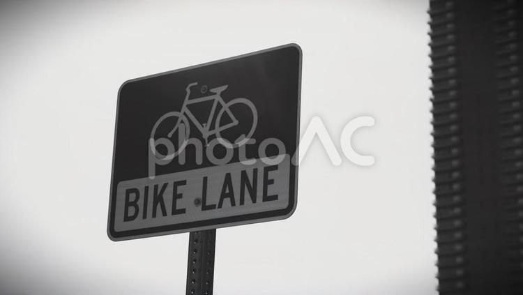 アメリカの自転車用道路標識 自転車,道路,標識の写真素材
