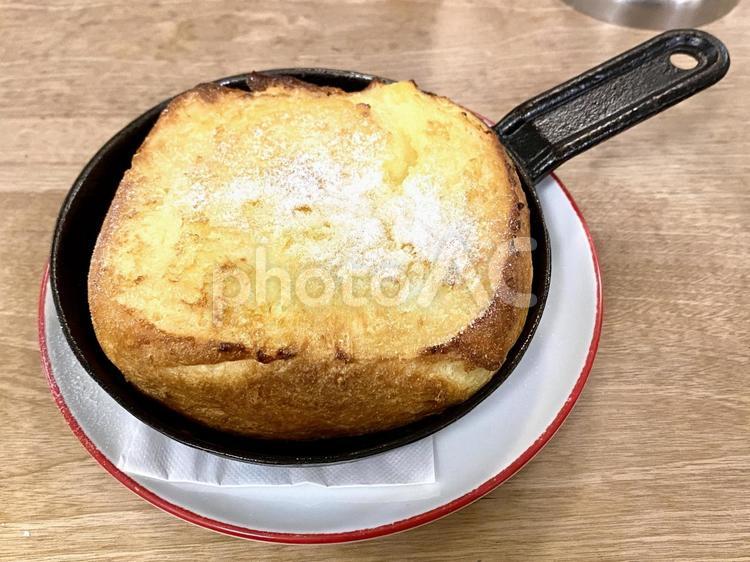 フレンチトースト フレンチトースト,スキレット,パンの写真素材