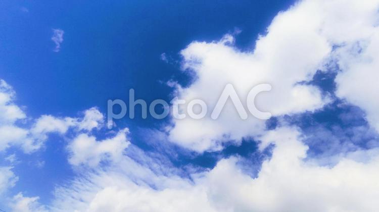 爽やかな青空と雲のイメージ画像 空,イメージ,アニメの写真素材
