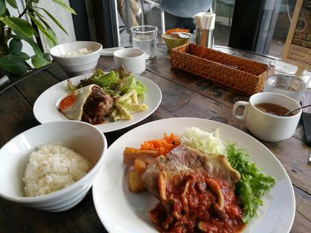 カフェランチ　1 カフェ,ランチ,外食の写真素材