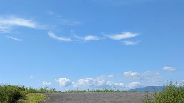 青空と雲と 空,自然,晴れの写真素材