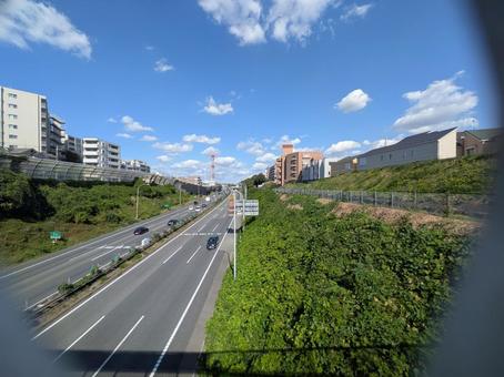 霜降前の横浜青葉インターチェンジの付近 霜降前の横浜青葉インターチェンジの付近の写真