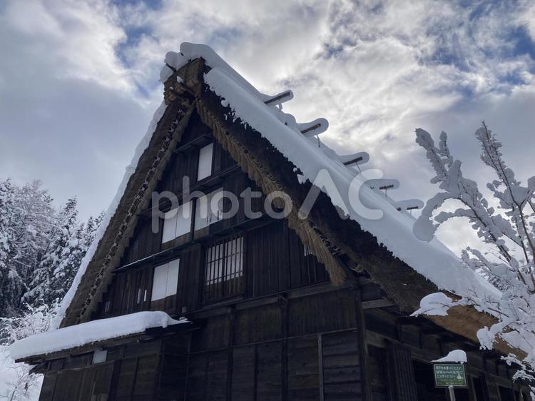 飛騨の里 合掌造り,冬景色,家の写真素材