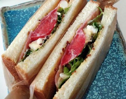 トマト野菜サンドの写真