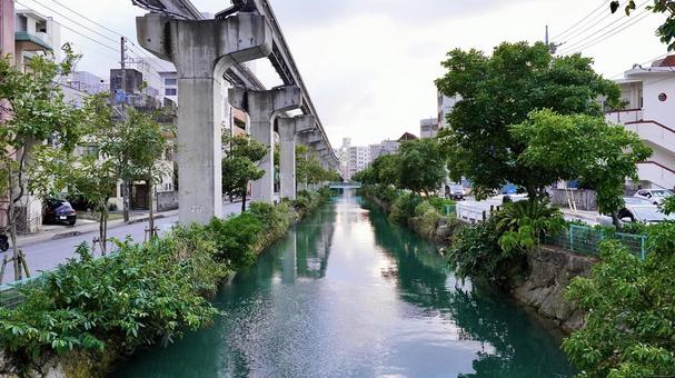 沖縄県那覇市の久茂地川と市街地 川,久茂地川,市街地の写真素材