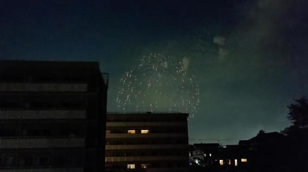 夏の夜空の花火 夏の夜空の花火の写真