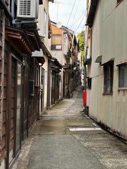 Ogi Alley, JPG