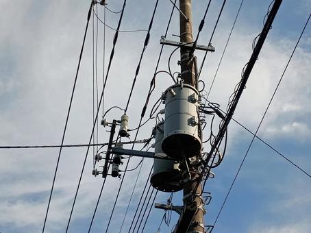 電柱 電柱,電線,変圧器の写真素材