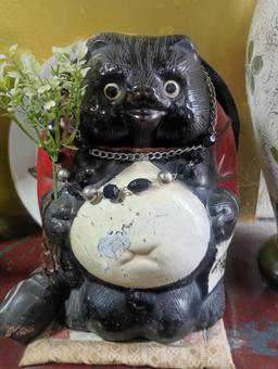 狸の置物 狸の置物の写真