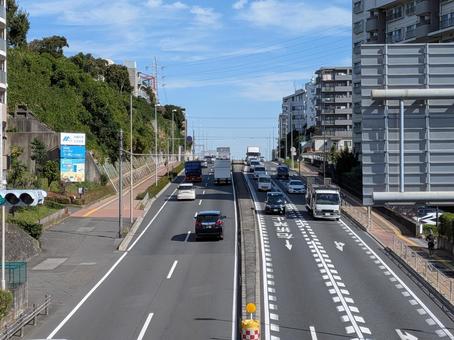 立冬前の市ケ尾付近の国道246号の様子 国道246号,横浜市青葉区,市が尾駅前の写真素材