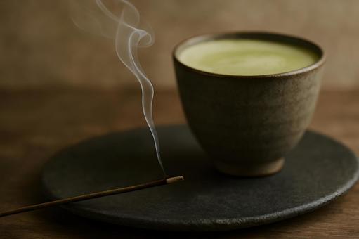 抹茶と線香の静けさ 抹茶と線香の静けさの写真