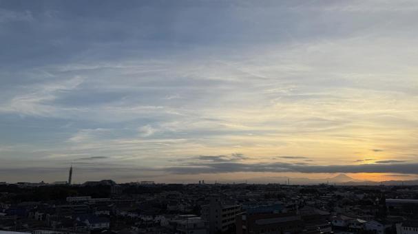 夕陽のグラデーション 空,夜,夕陽の写真素材