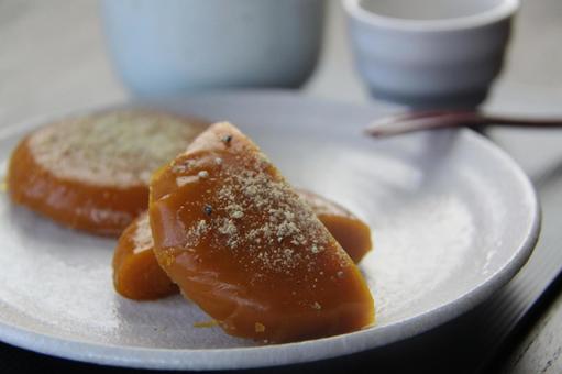 かぼちゃ餅 おやつの写真