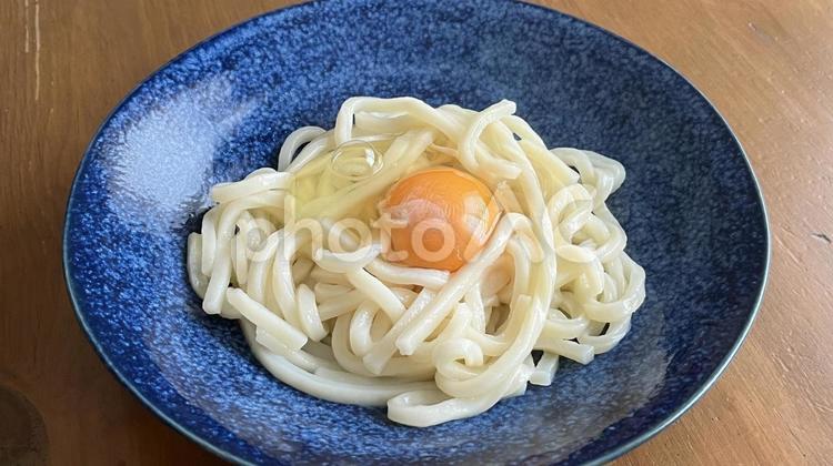 卵をかけたうどん うどん,卵,生卵の写真素材