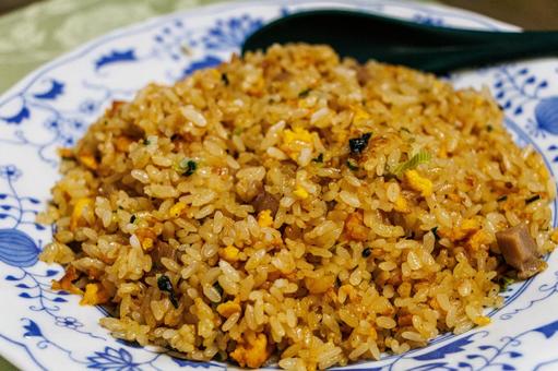 家庭的で素朴な自家製のおいしいチャーハン 家庭的で素朴な自家製のおいしいチャーハン 料理,食べ物,ご飯の写真素材