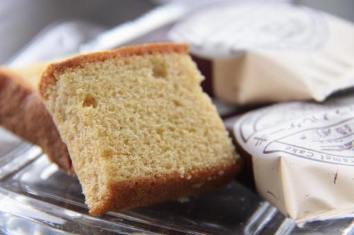 キャラメルケーキ スポンジケーキの写真