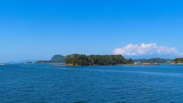 海から見た天草松島の風景の写真