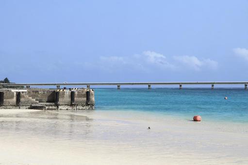 海と橋 海と橋 海,ビーチ,宮古島の写真素材
