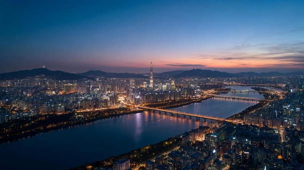 空から見た都市:光と影 空から見た都市:光と影の写真