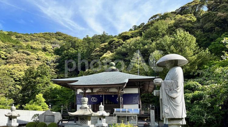 四国八十八ヶ所 27番 神峯寺 大師堂 神峯寺,大師堂,大師像の写真素材