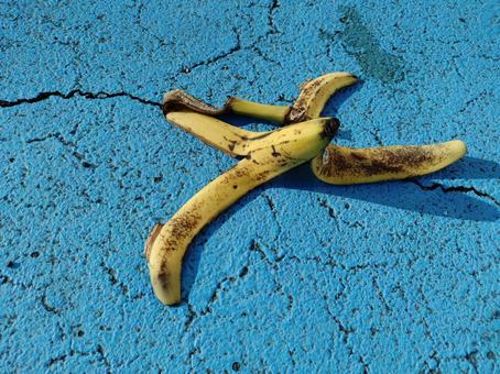 バナナの皮 バナナの皮,ゴミ,トラップの写真素材