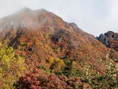 紅葉の那須岳(朝日岳) 紅葉の那須岳(朝日岳)の写真